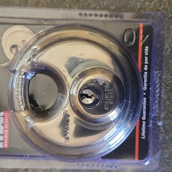 1 U-Haul Storage Locks & Keys - Picture 7 of 8